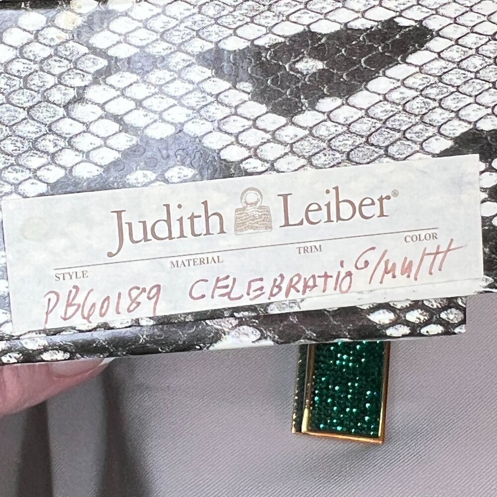 BOX & DUSTER + Judith Leiber Green Crystal Minaudière Keychain Charm - Picture 4 of 7